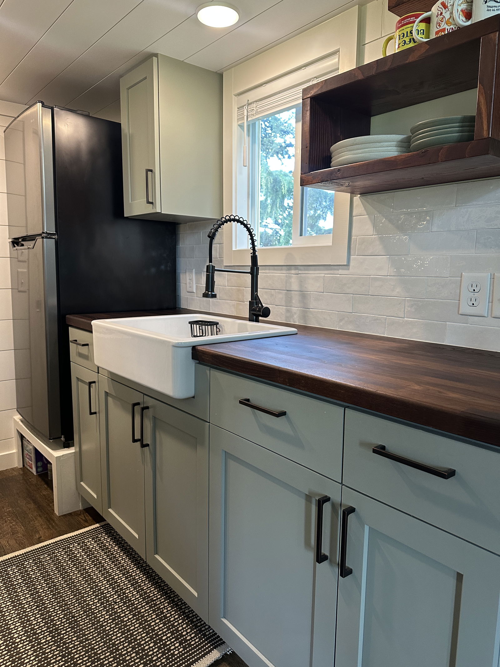 Custom Built & Furnished Tiny Home - 2 bed, 1 bath, 240 sqft in Lynden, Washington